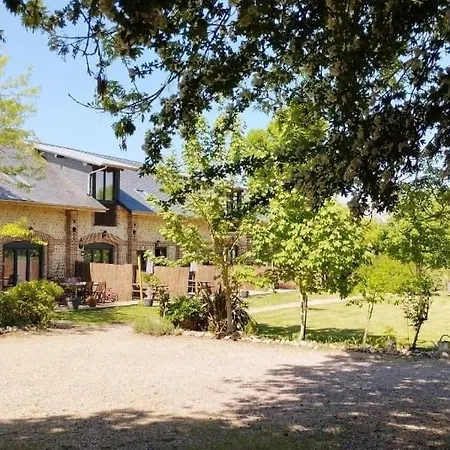 Domaine Des Cerisiers - Piste Cyclable Reliant Honfleur - Parking Prive & Grand Jardin Apartment