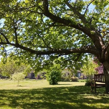 Domaine Des Cerisiers - Piste Cyclable Reliant Honfleur - Parking Prive & Grand Jardin Apartment